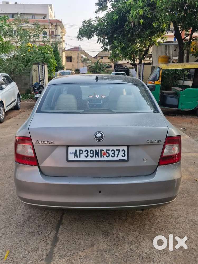 Skoda Rapid 2013 Diesel 125000 Km Driven Best In Condition