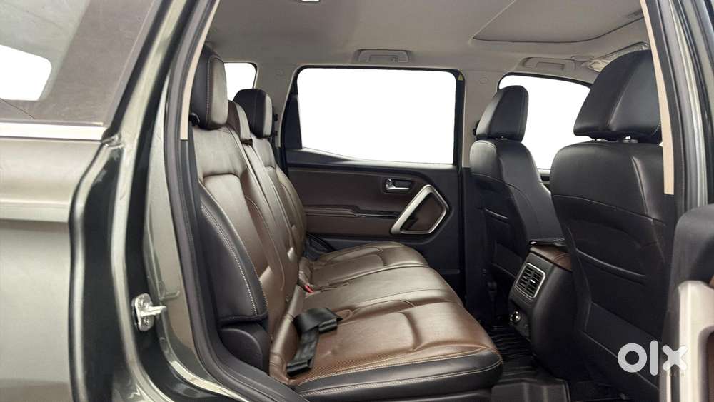 Mahindra Scorpio-n 2.0 Z8 L Petrol At 7 Str, 2024, Petrol