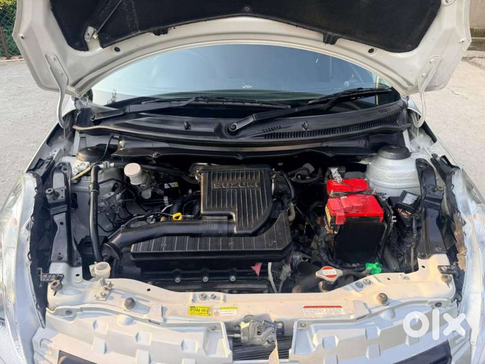 Maruti Suzuki Swift Vxi Optional, 2016, Petrol