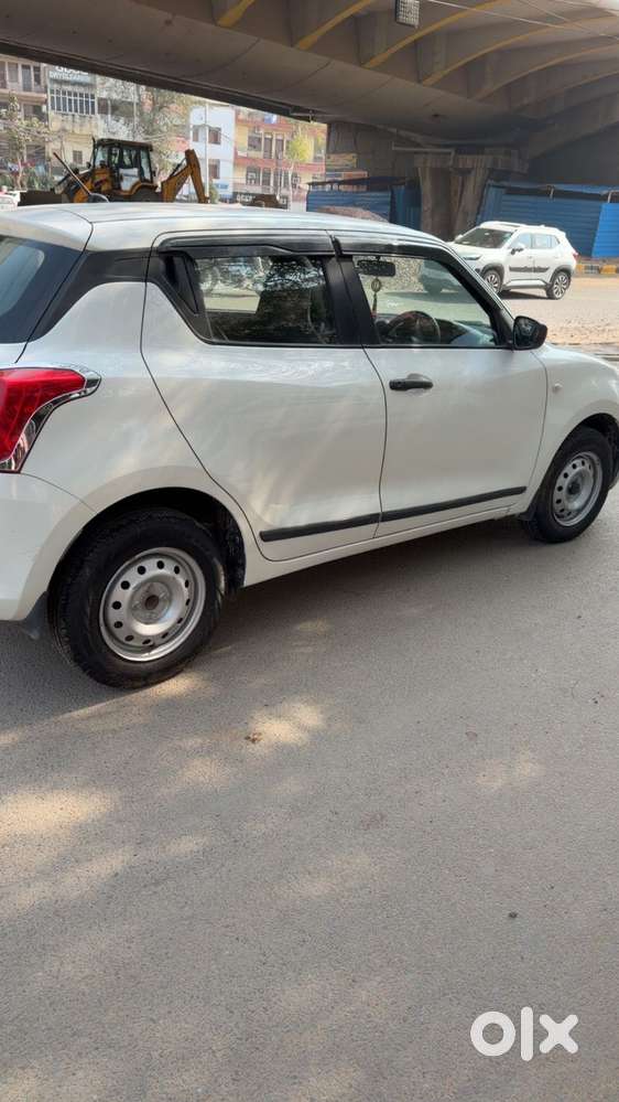 Maruti Suzuki Swift Lxi Option, 2022, Petrol