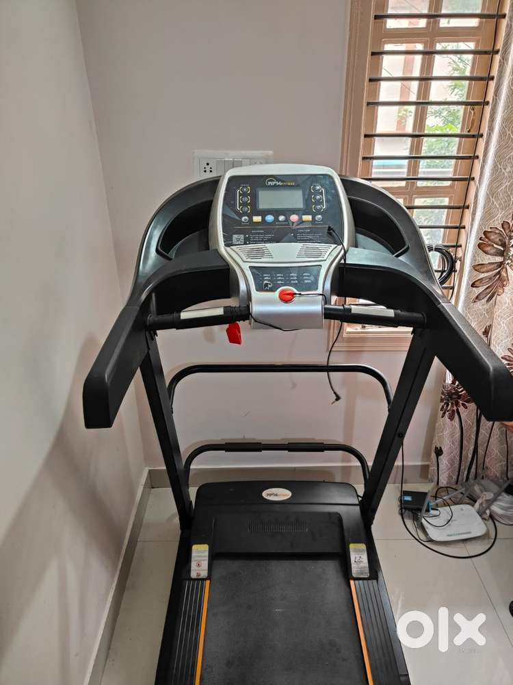 RPM3000 Motorised Treadmill Hardly Months Used Excellent