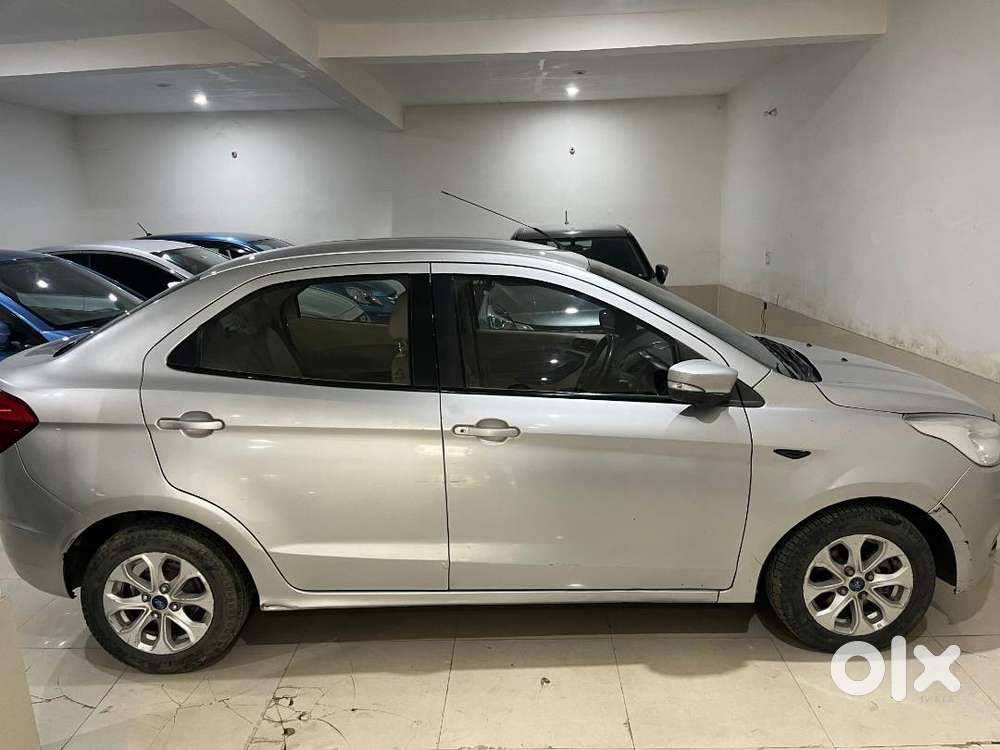 Ford Aspire Titanium Blu 2017