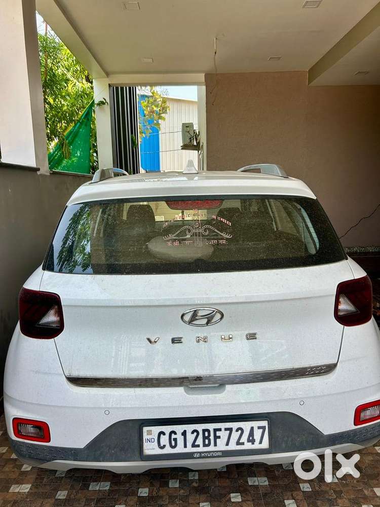Hyundai Venue 2022 Petrol Well Maintained