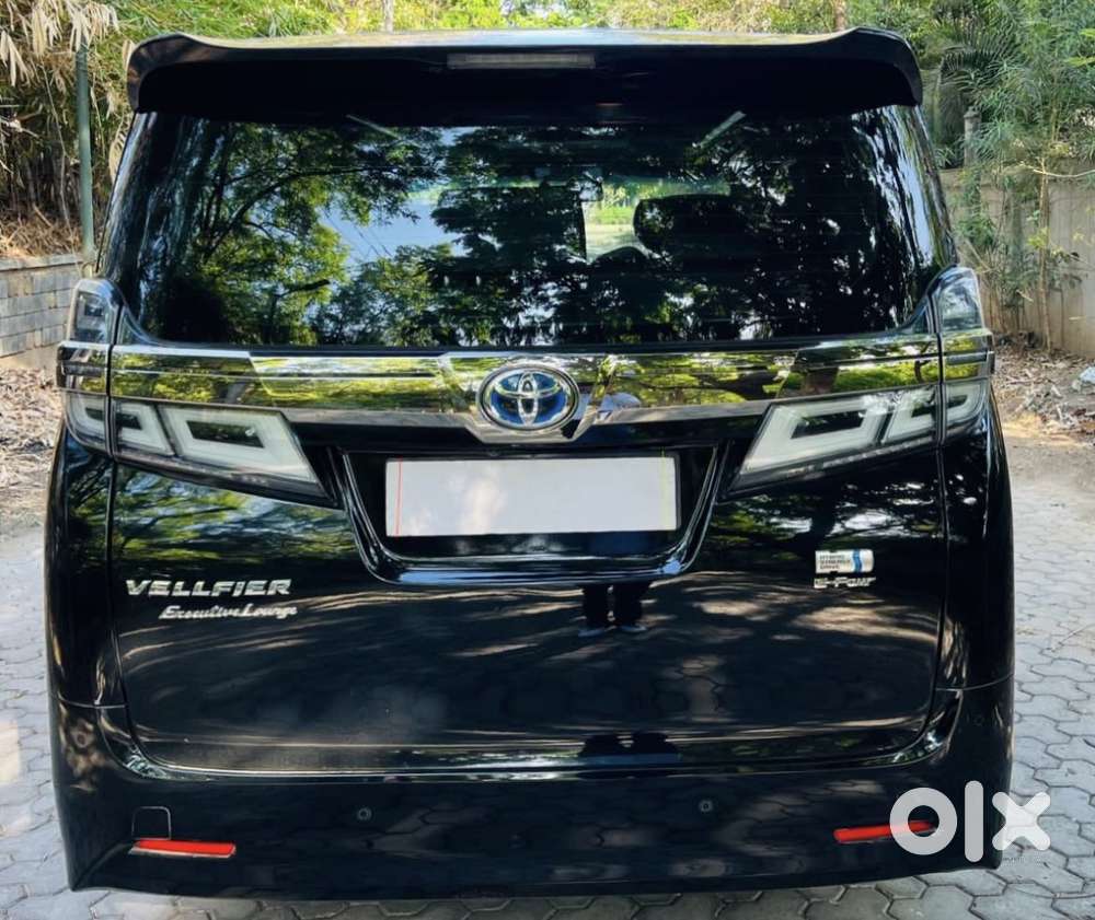 Toyota Vellfire 2.5 Executive Lounge, 2021, Petrol