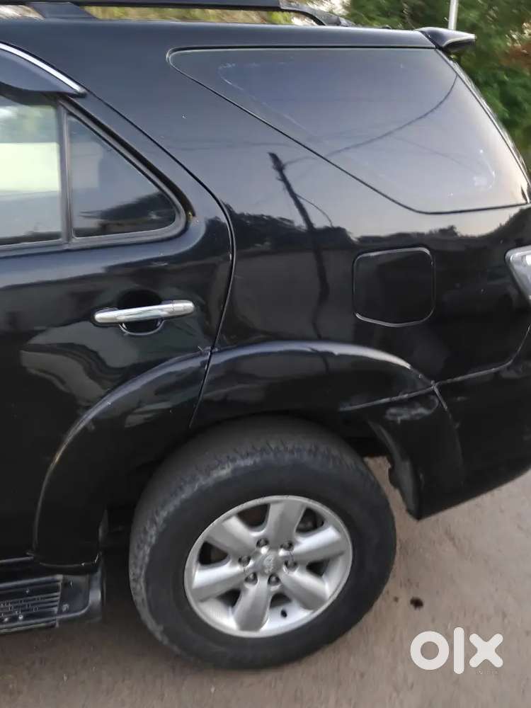 Toyota Fortuner 2010 Diesel 186000 Km Driven