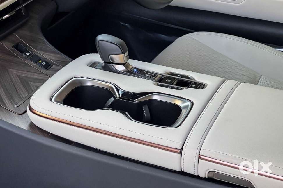 Lexus Lm 350h 4 Str Ultra Luxury, 2025, Petrol