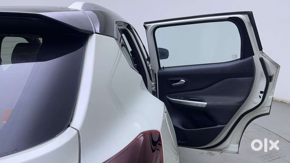 Nissan Magnite 1.0 Xv Premium Turbo Dual Tone, 2021, Petrol