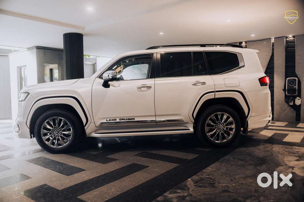 Toyota Land Cruiser Zx Petrol, 2025, Petrol