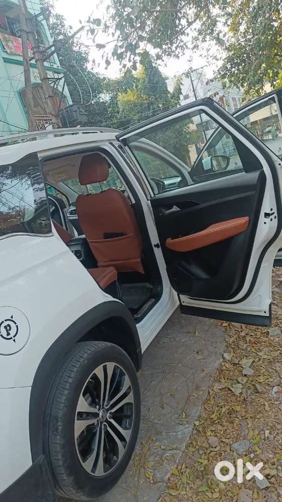 Mg Hector Plus 2022 Petrol 10000 Km Driven