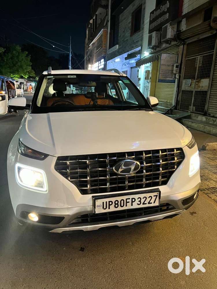 Hyundai Venue 2020 Petrol Well Maintained