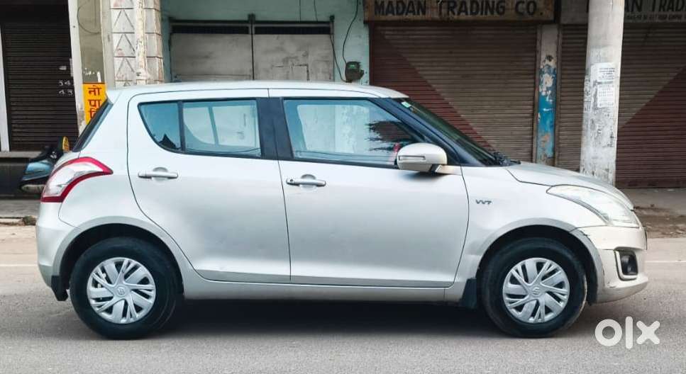 Maruti Suzuki Swift Vxi + Manual, 2017, Petrol