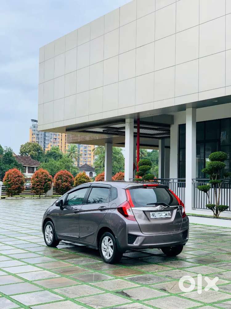 Honda Jazz 2016 Diesel V Mt Top Model Well Maintained First Owner