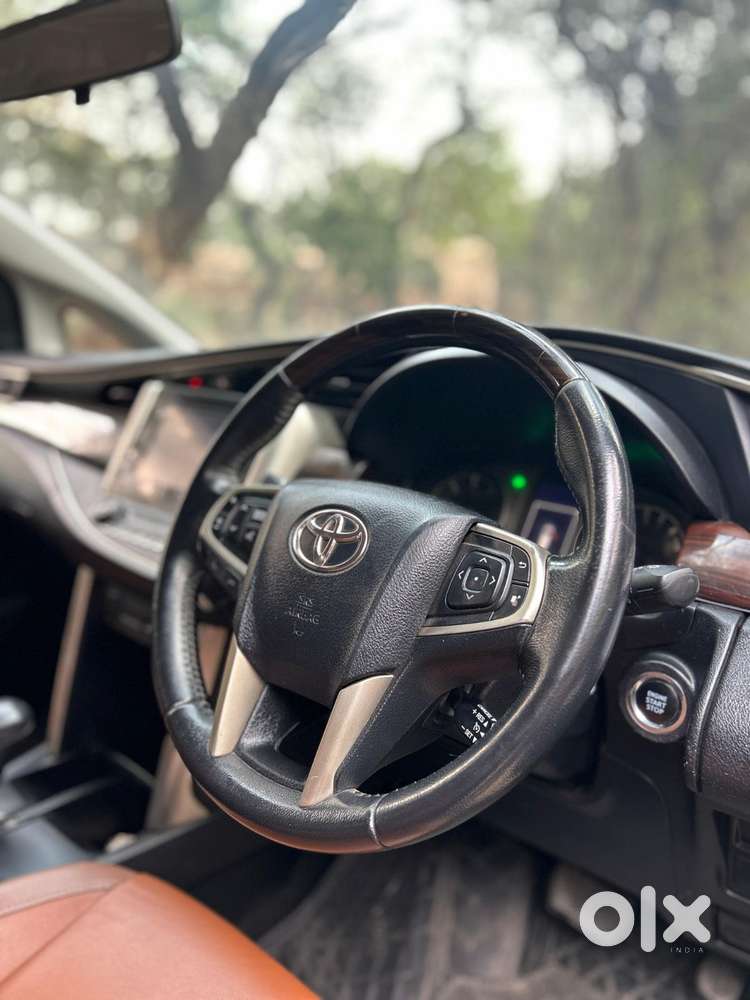 Toyota Innova Crysta 2.8 Zx At 7 Seater, 2018, Diesel