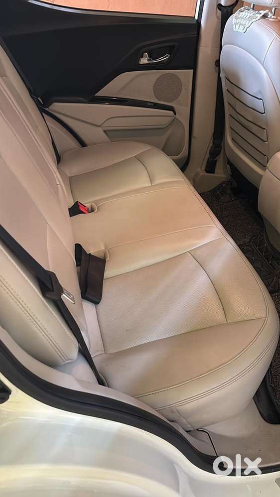 Mahindra Xuv300 2022 Petrol Well Maintained