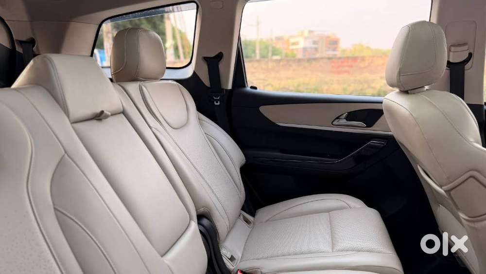 Mahindra Xuv700 2.2 Ax 7 Diesel At Luxury Pack Str, 2022, Diesel