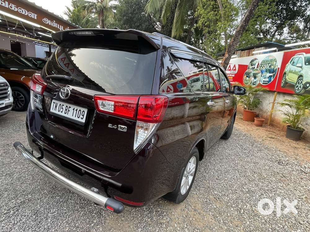 Toyota Innova Crysta 2.4 V 8 Str, 2016, Diesel