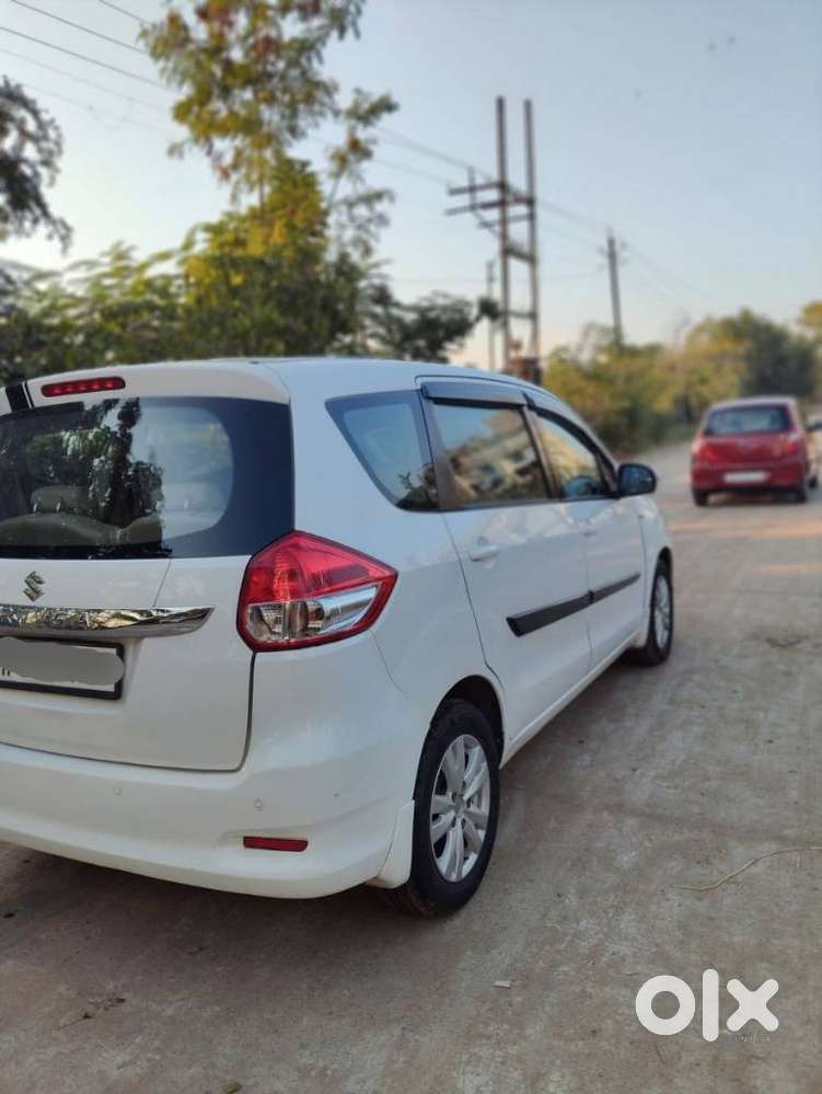 Maruti Suzuki Ertiga Vxi At Petrol, 2018, Petrol
