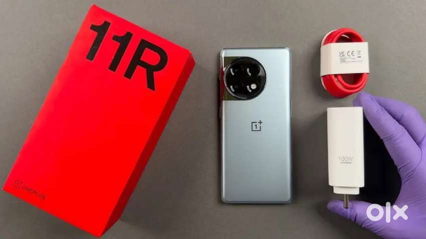 One plus 11R available with bill box and all accessories+warranty ...