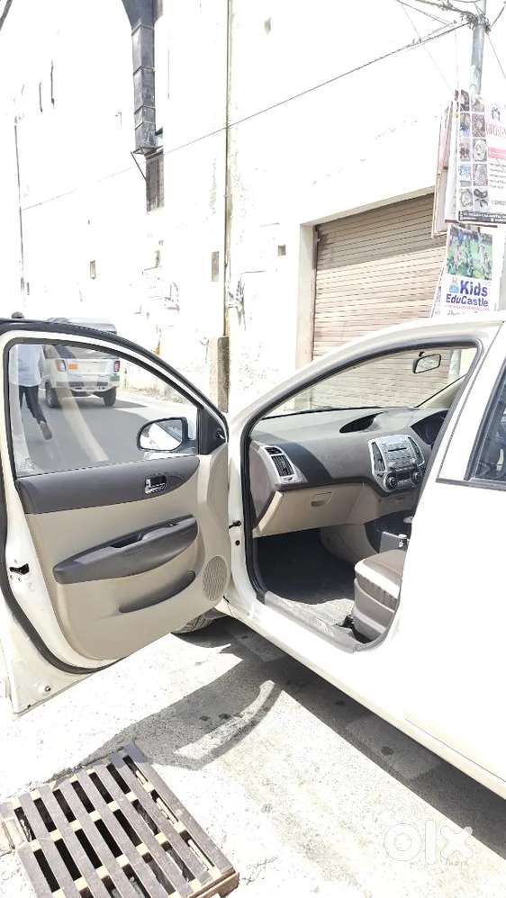 Hyundai I20 2012 Diesel Well Maintained Army Person Car