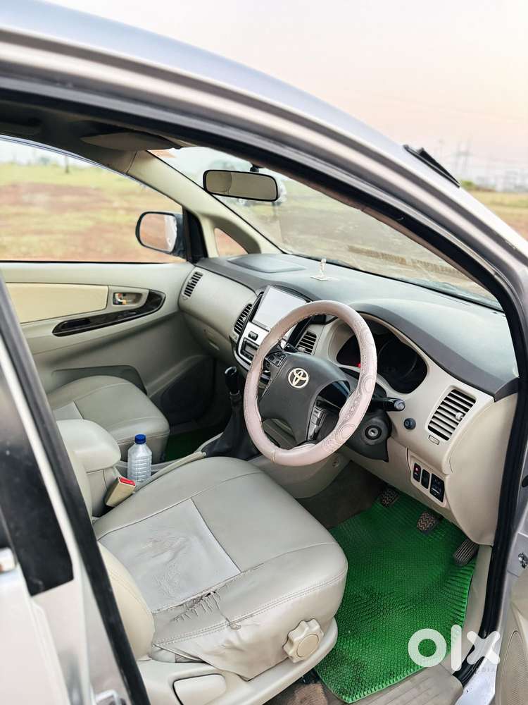 Toyota Innova 2.5 V 8 Str, 2012, Diesel