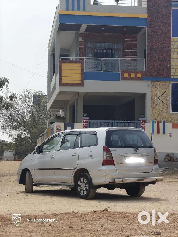 Toyota Innova 2011