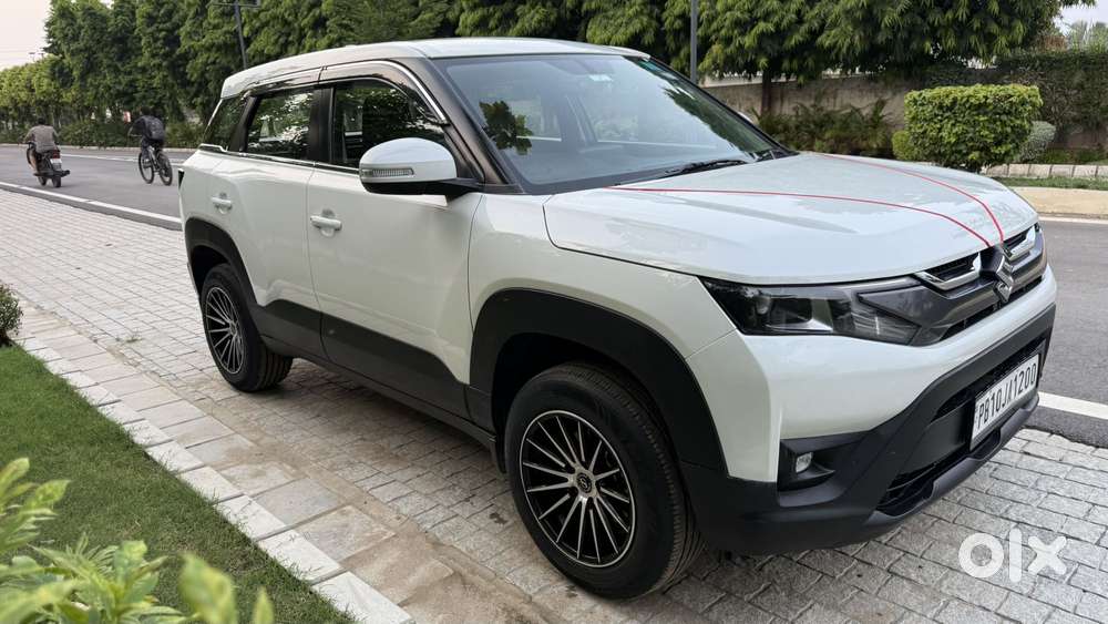 Maruti Suzuki Brezza 1.5 Vxi At Smart Hybrid, 2023, Petrol
