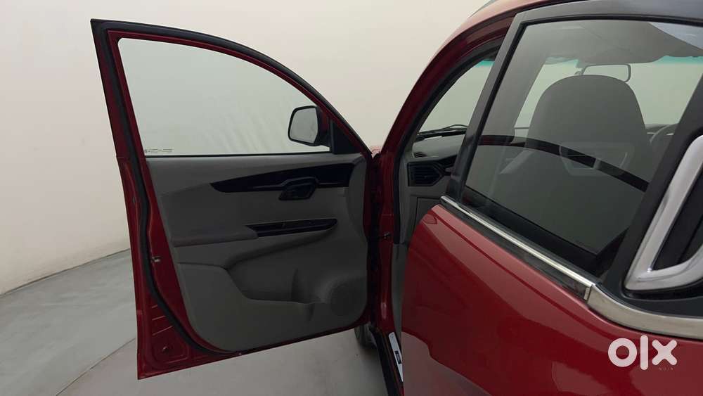 Mahindra Kuv 100 Mfalcon G80 K8, 2016, Petrol