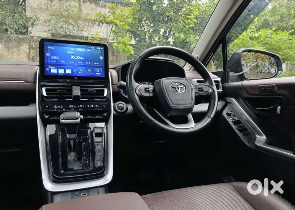 Toyota Innova Hycross 2.0 Zx Hybrid 7 Str, 2026, Petrol