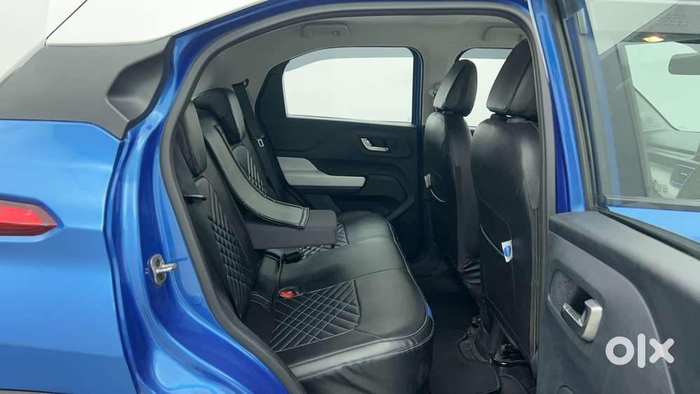 Tata Punch 1.2 Revotron Creative Amt Dual Tone, 2023, Petrol