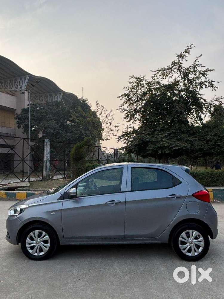 Tata Tiago 1.2 Revotron Xza, 2018, Petrol