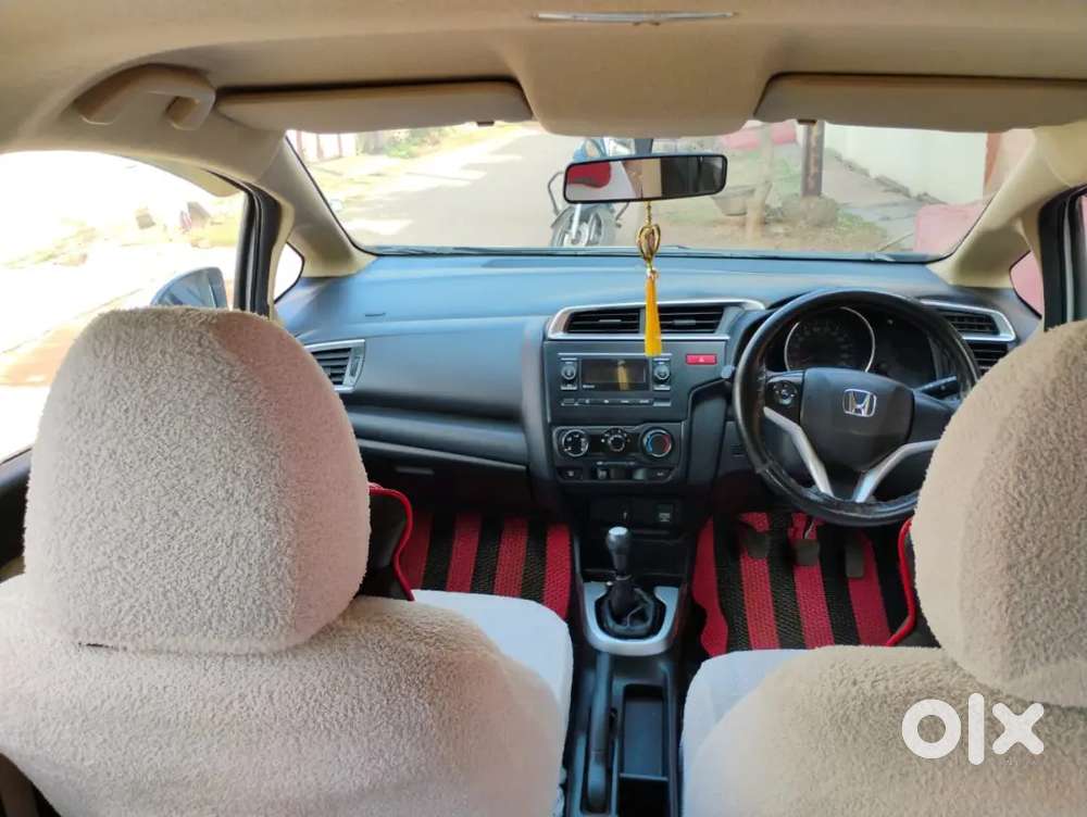 Honda Jazz 1.5 S 2015 28 Kmpl Mileage
