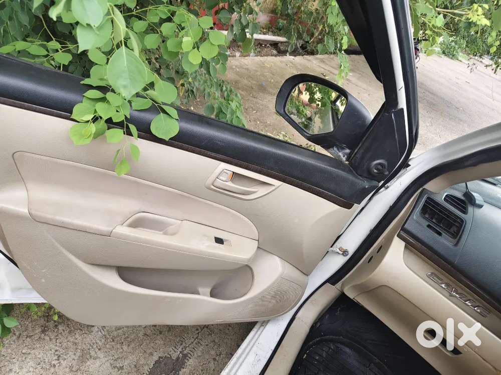 Maruti Suzuki Swift Dzire 2018 Cng & Hybrids 82268 Km Driven