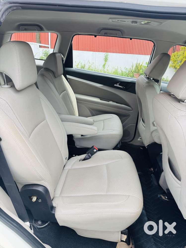 Mahindra Marazzo M8, 2018, Diesel