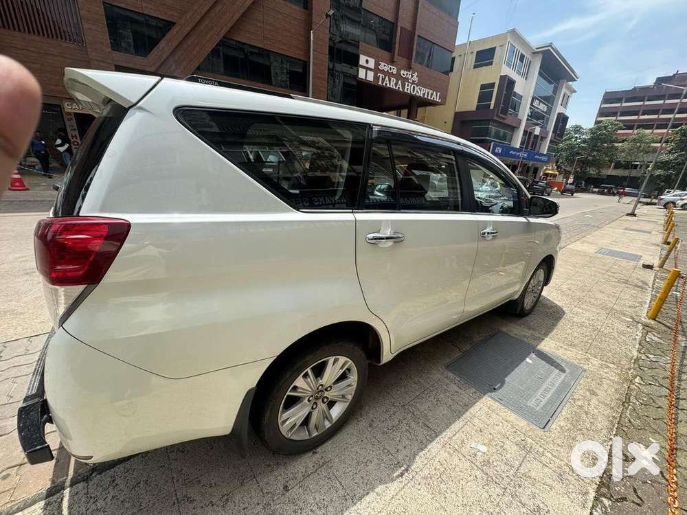 Toyota Innova Crysta 2016 Diesel Well Maintained