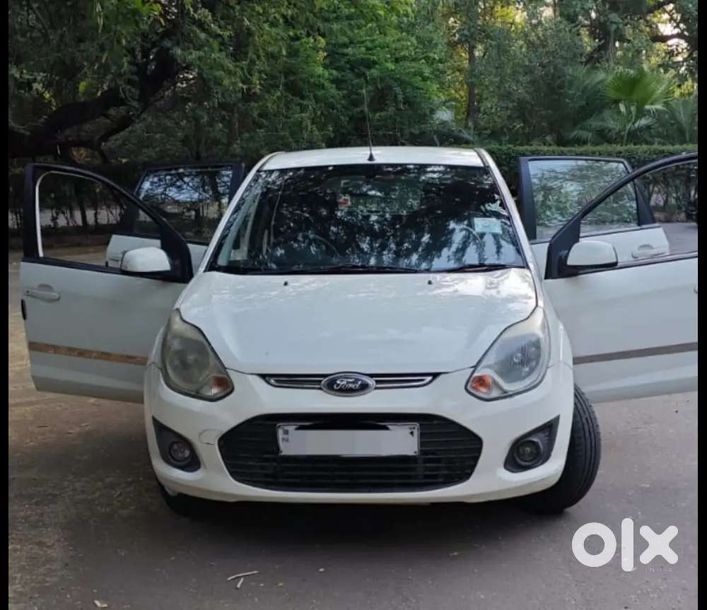 Ford Figo Zxi 2014 Petrol Well Maintained