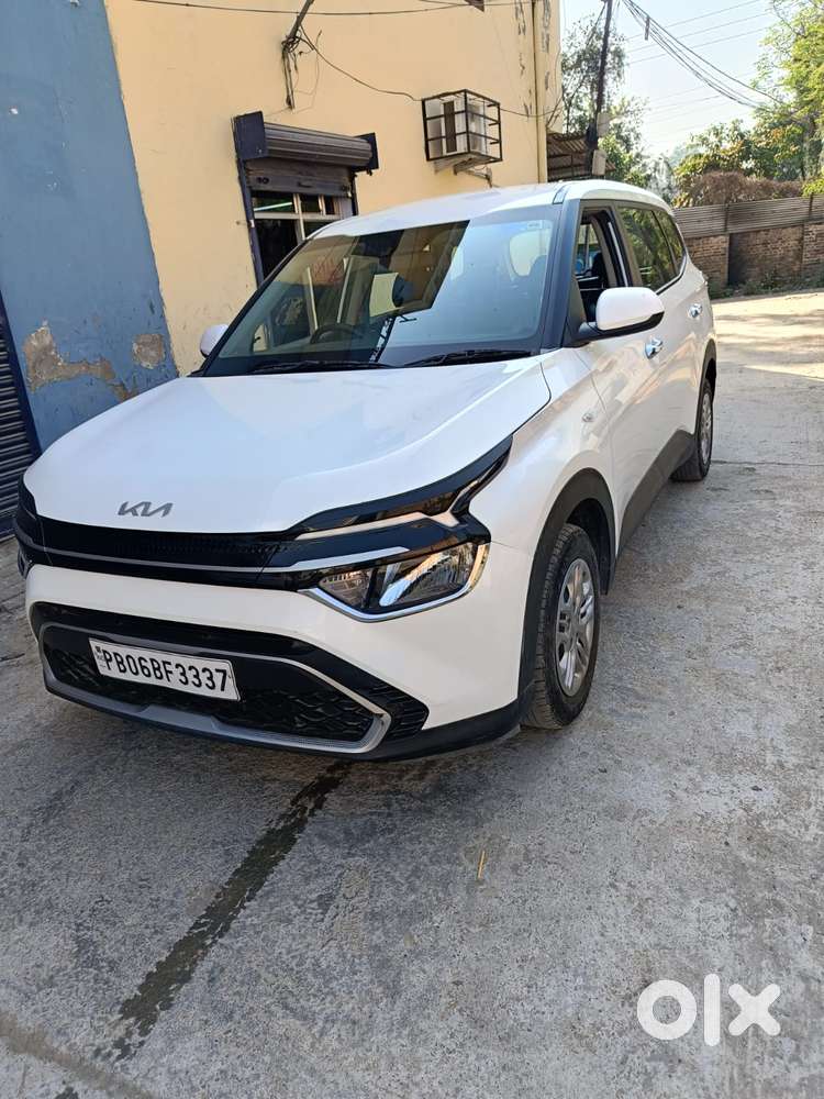 Kia Carens 1.4 Premium 7 Str, 2023, Petrol