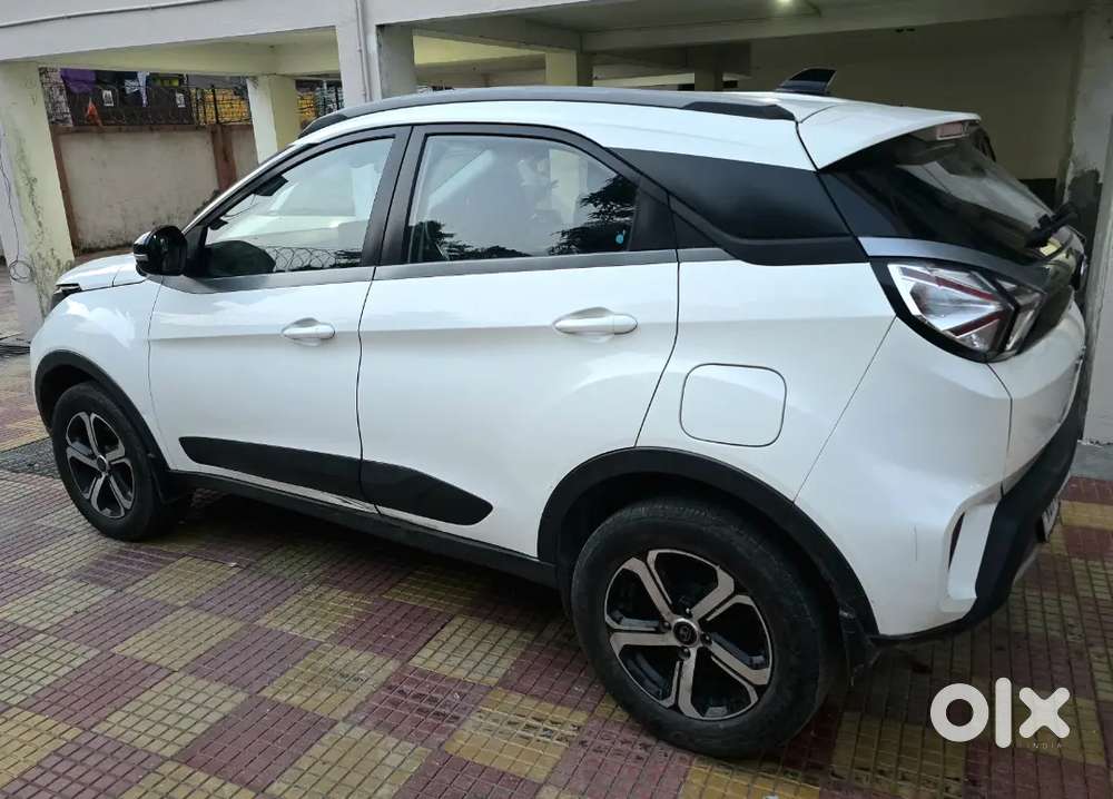 2022 Tata Nexon Xza+(o) Amt Petrol Single Owner