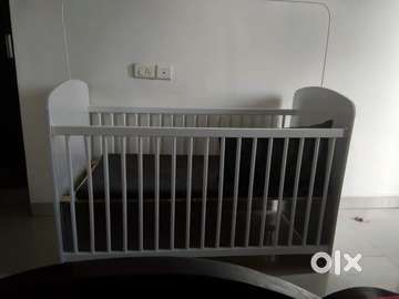 Crib for cheap sale olx