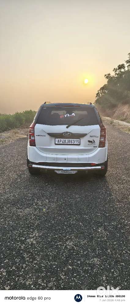 Mahindra Xuv500 2016 Diesel 76000 Km Driven 4 New Bridgestone Tyres