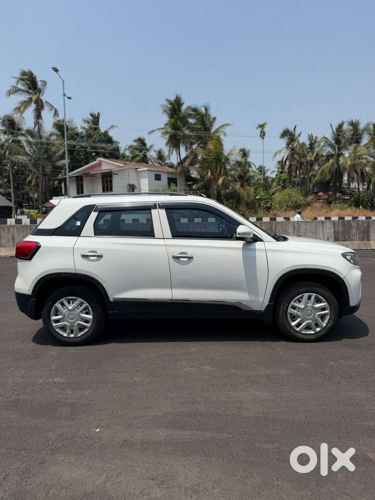 Maruti Suzuki Brezza 1.5 Lxi Smart Hybrid, 2020, Petrol