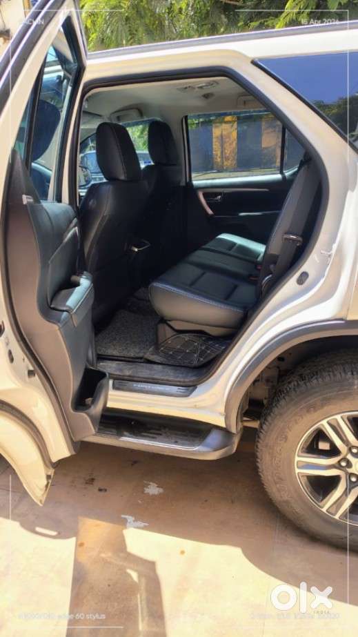 Toyota Fortuner [2021-ongoing] 2.8 2wd Diesel At, 2024, Diesel