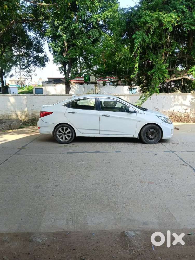 Fully Automatic 4 Tyres Running Condition Ac Gas New Intalated