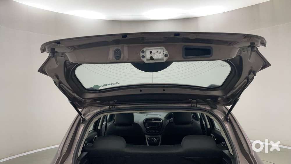 Tata Tiago Xza, 2018, Petrol