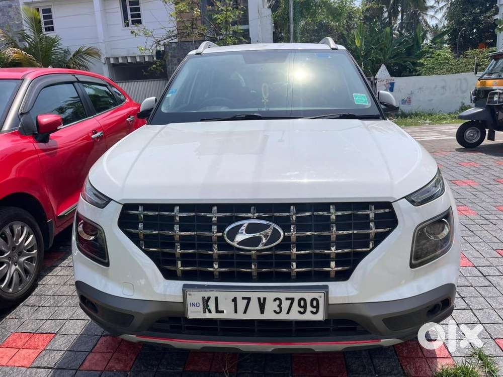 Hyundai Venue 2021 Petrol Well Maintained