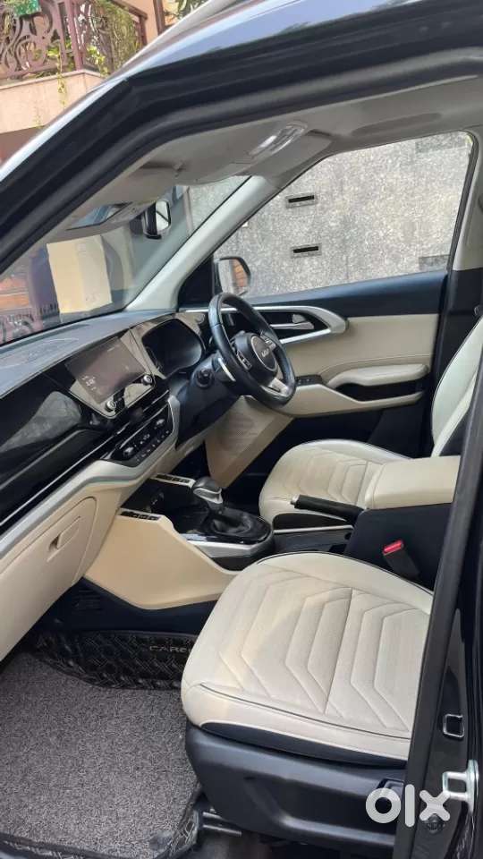 Kia Carens 1.4 Luxury Plus 6 Str, 2022, Petrol
