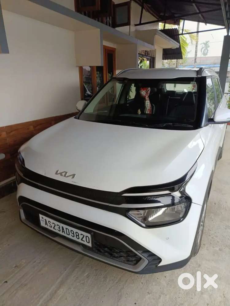 Kia Carens 2022 Petrol Well Maintained