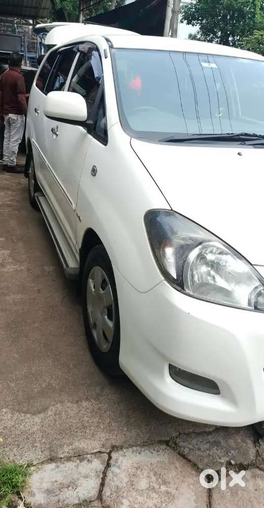 Toyota Innova 2010