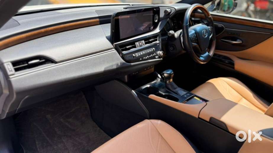 Lexus Es 300h Luxury, 2023, Petrol