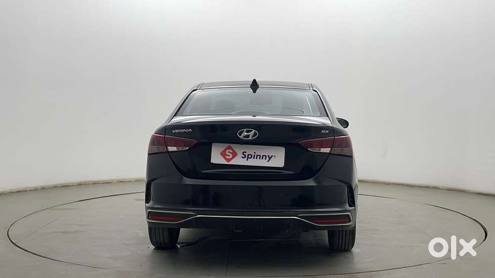 Hyundai Verna 1.5 Sx Ivt, 2022, Petrol