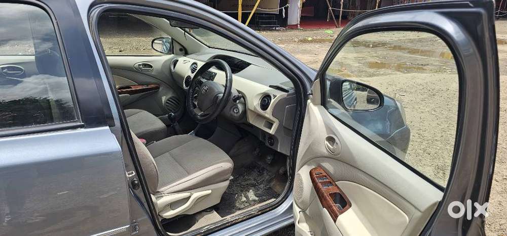 Toyota Etios V, 2013, Petrol